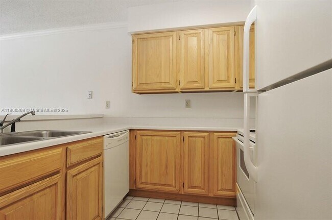 Building Photo - 1280 S Alhambra Cir
