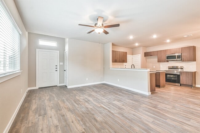 Building Photo - 25531 Starling Ln