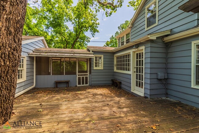 Building Photo - 360° VIRTUAL TOUR ~ Spacious home close to...