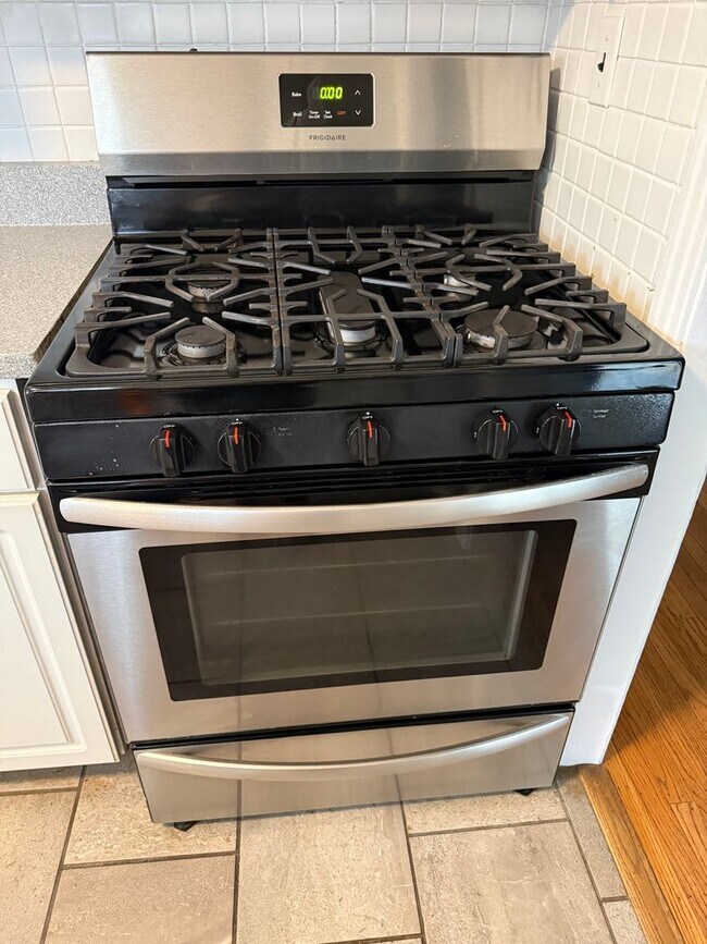 Building Photo - 3323 Dean Dr