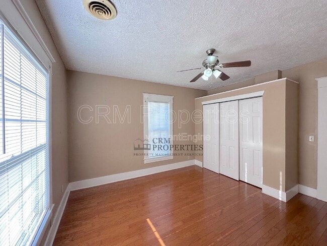 Building Photo - 1021 S Purdum St