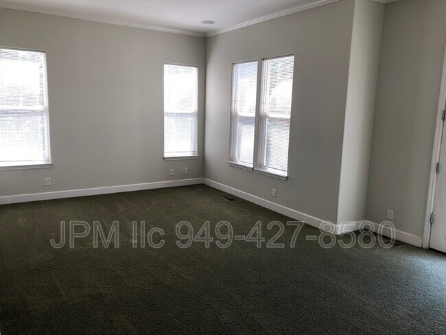 Building Photo - 3000 Granite Pointe Dr