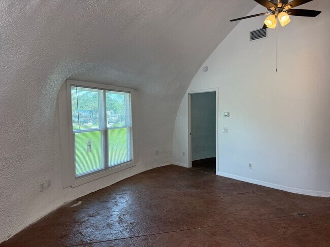Building Photo - 18390 17th Ave