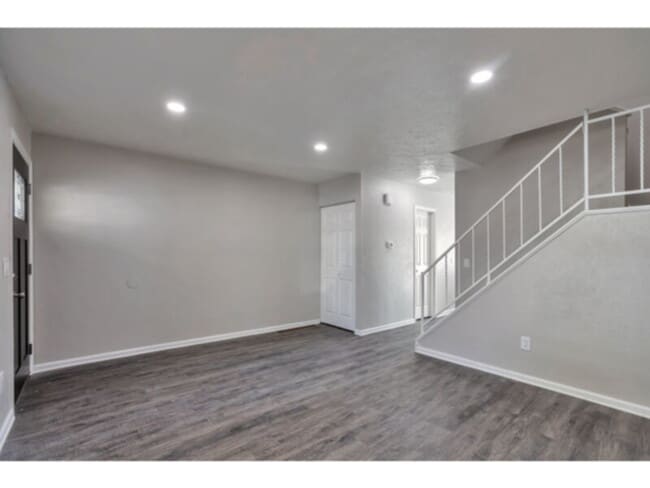 Building Photo - 792 S Patton Ct