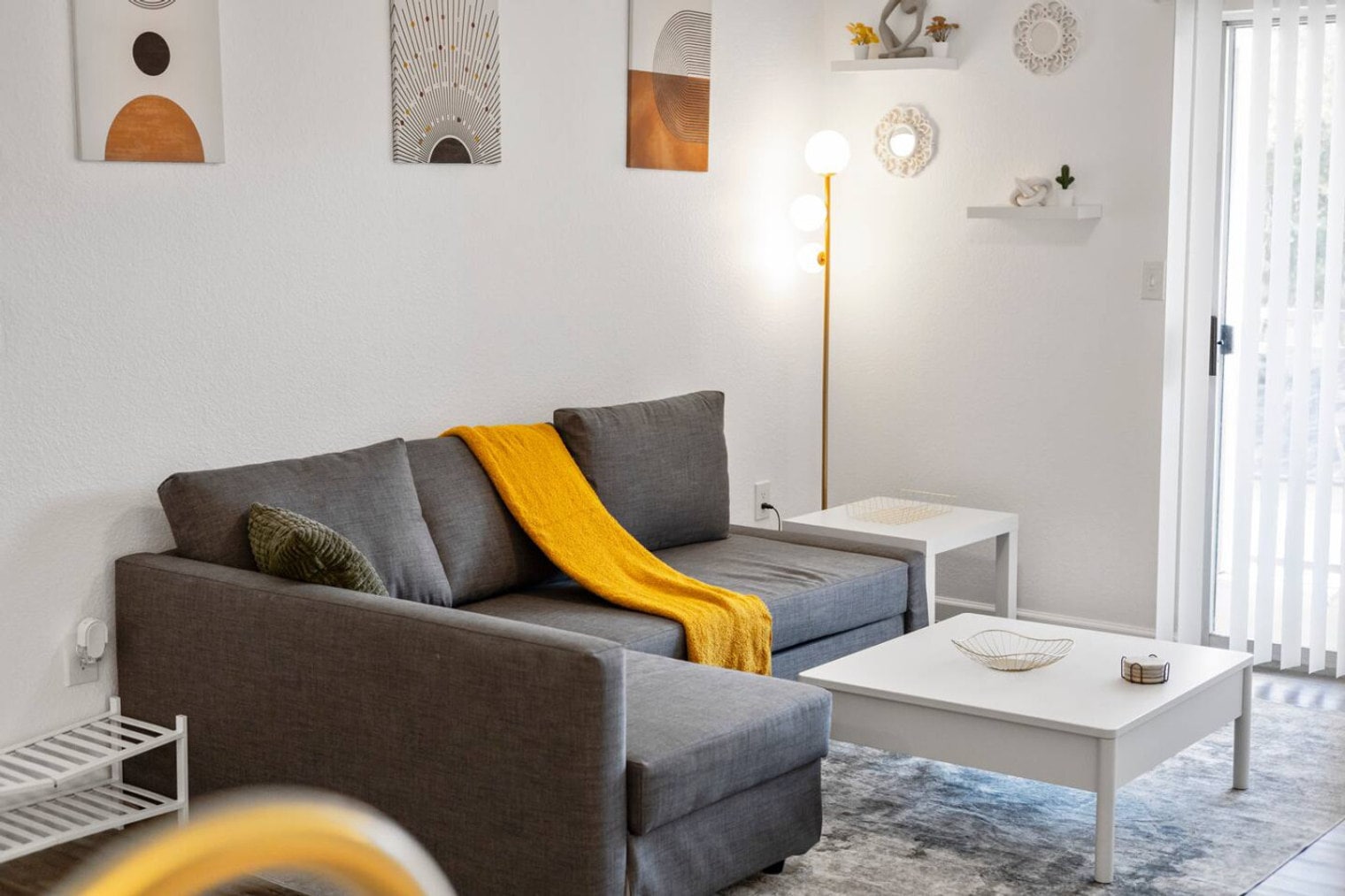 Building Photo - 2929 Kings Rd