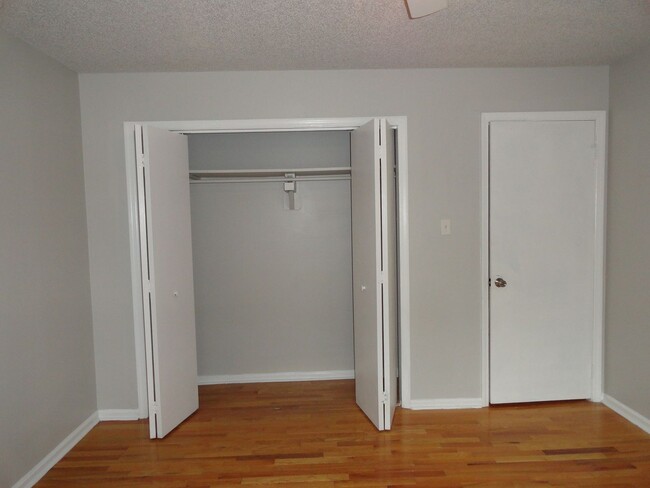 Building Photo - Newly Remodeled Townhouse in Valdosta