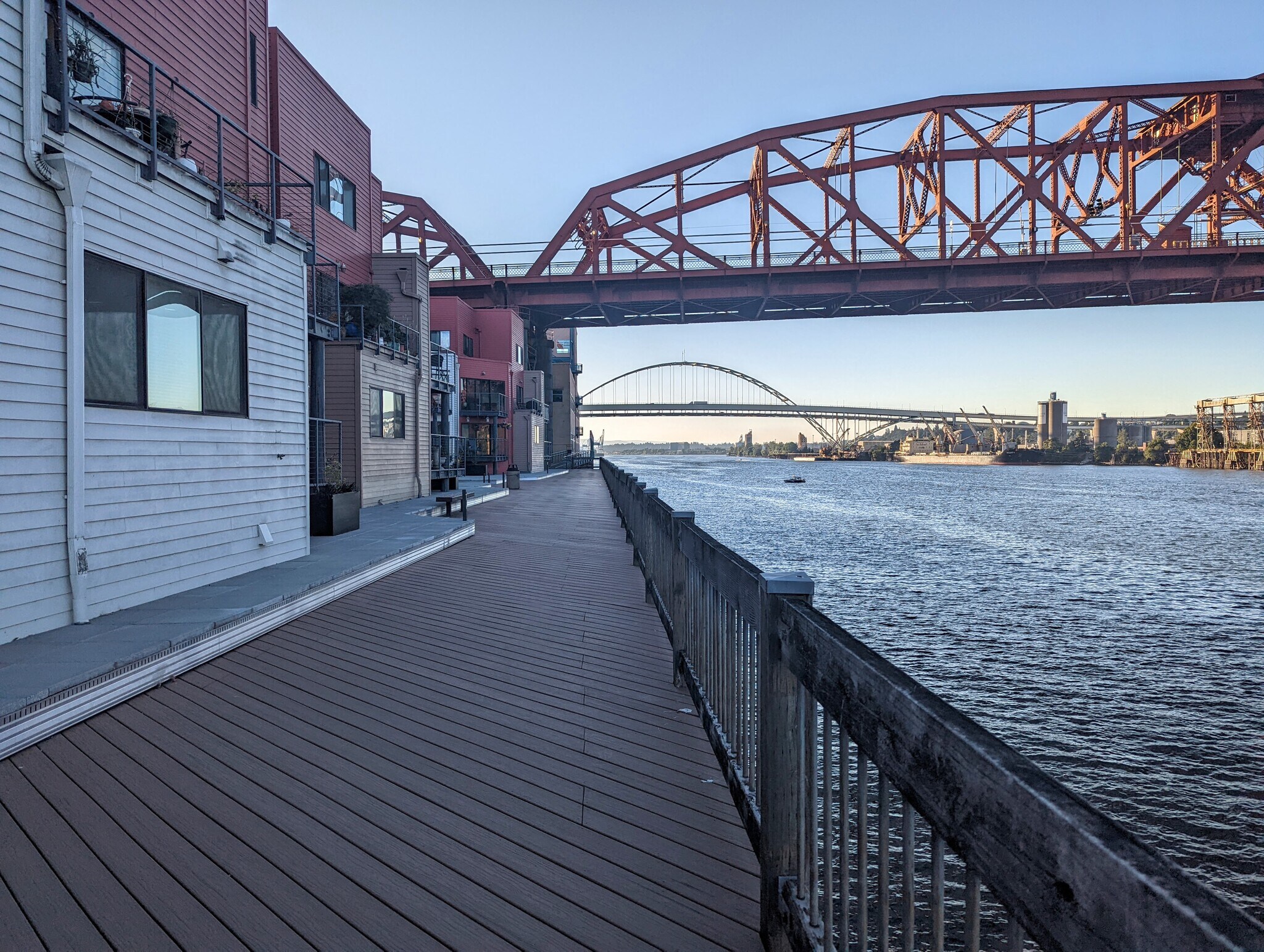 Waterfront walkway. A 2 minute walk from the front door. - 920 NW Naito Pky