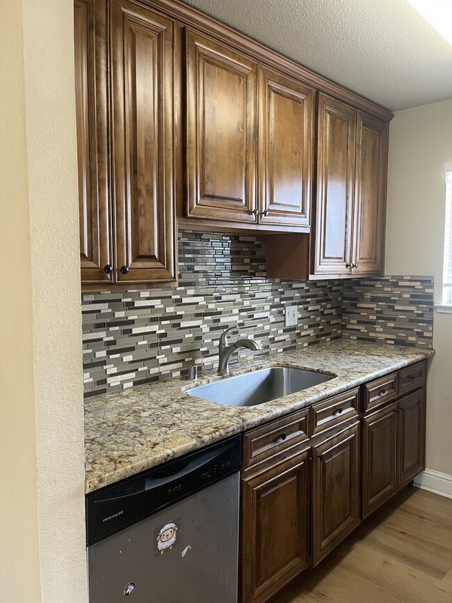Building Photo - 11543 Quartz Dr