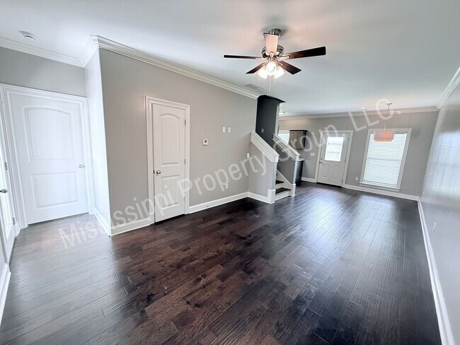 Building Photo - 4BR/4.5BA For Rent