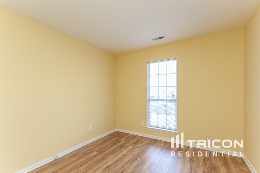 Building Photo - 10723 Spruce Knob Ln