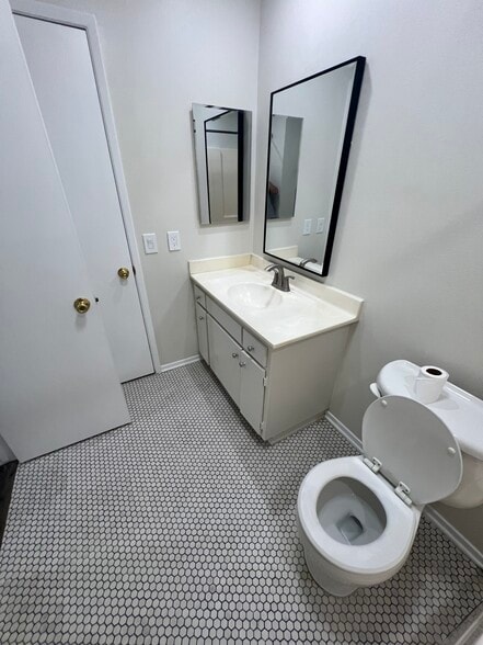 Building Photo - 10730 Droxford St