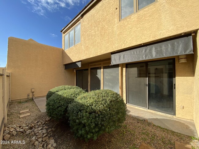 Building Photo - 821 E Redondo Dr