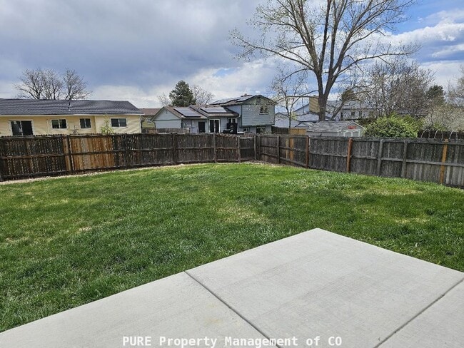 Building Photo - Tri-level home with central air and 1-car garage