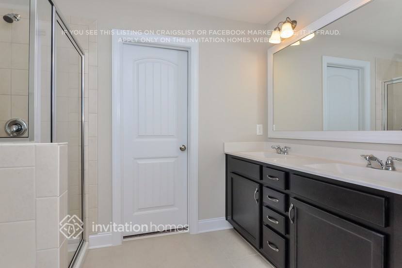 Building Photo - 907 Middle Ground Ave