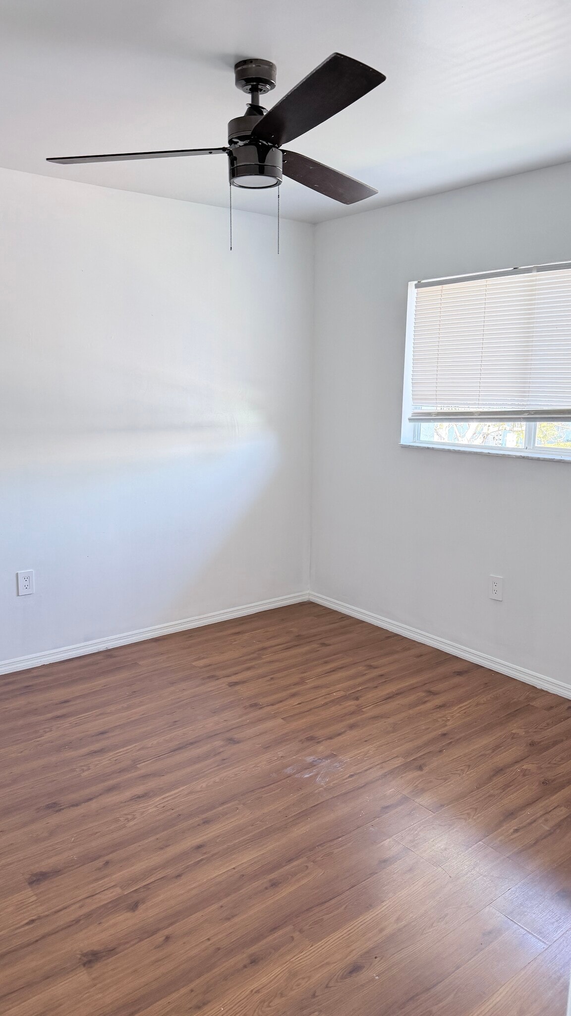 Building Photo - 148 Cypress Way E