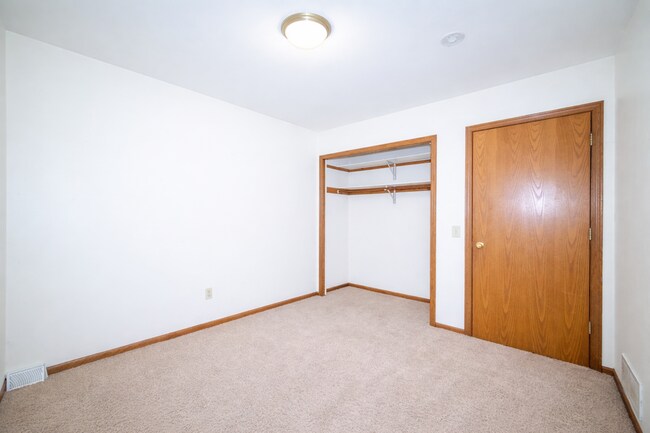 Building Photo - Moline Duplex