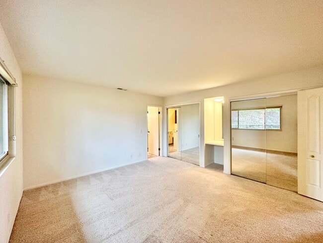 Building Photo - 1467 Knoll Park Ln