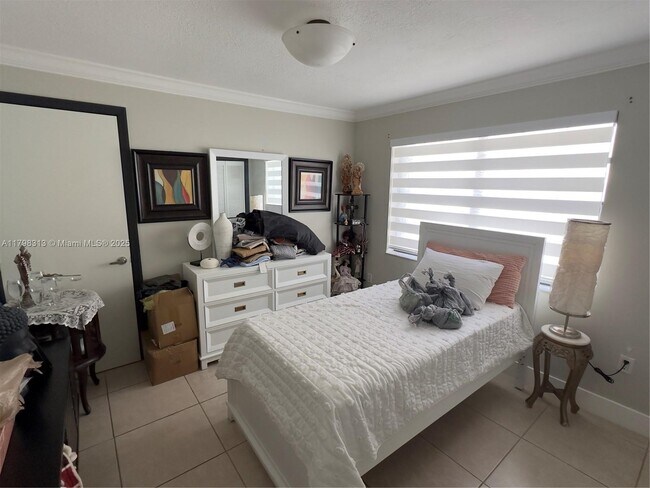 Building Photo - 10600 SW 146th Ct