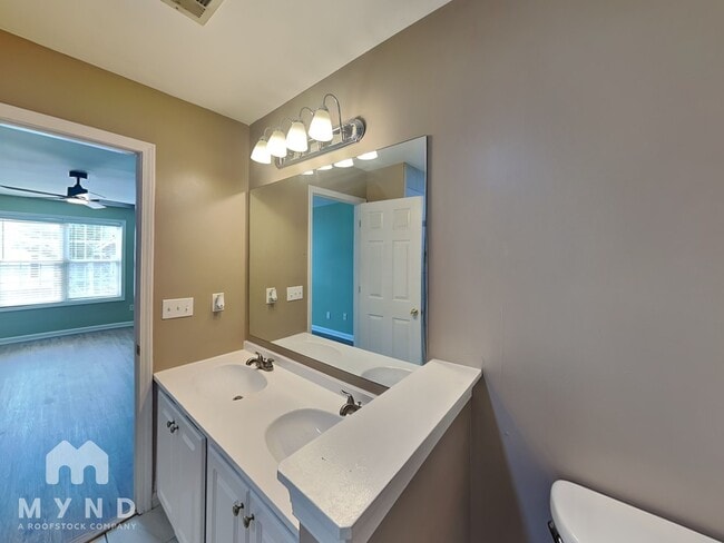 Building Photo - 7020 Biltmore Trce