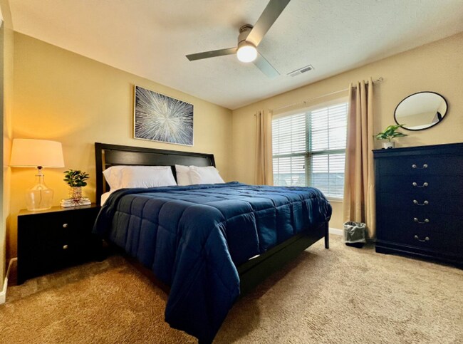 Building Photo - Spacious 4 Bedroom with Gameroom