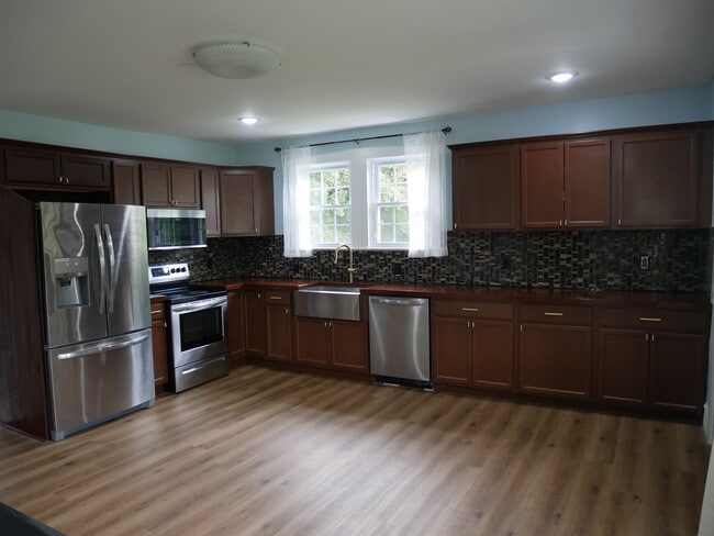 Building Photo - 208 Vineyard Rd