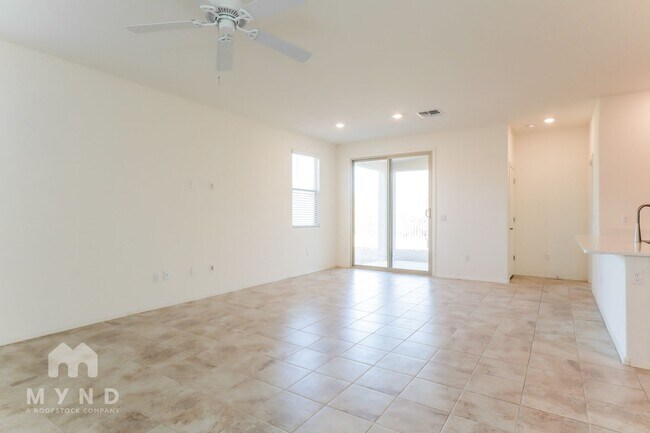 Building Photo - 801 Calle Tikal