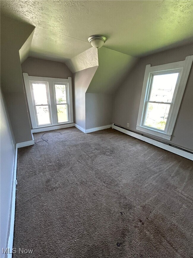 Building Photo - 2495 Apple Ave