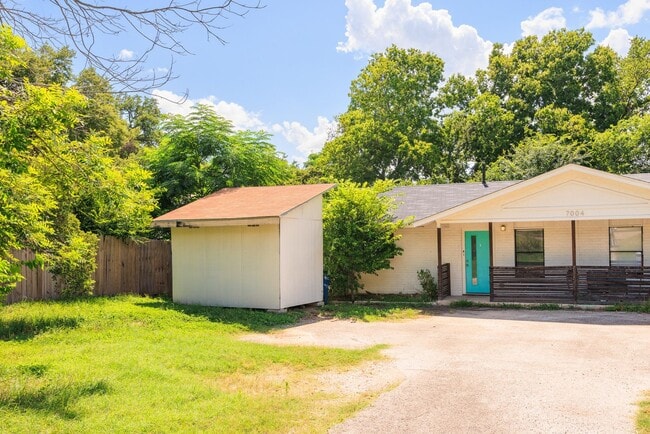 Building Photo - Stylish 2-Bedroom Home Near South Congress & Downtown Austin!