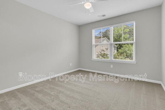 Building Photo - 4995 Hay Bale Ct