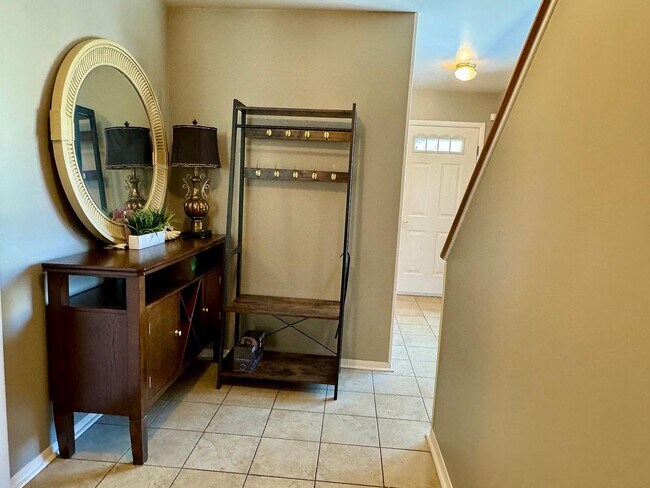 Building Photo - 2 Deer Ct Dr