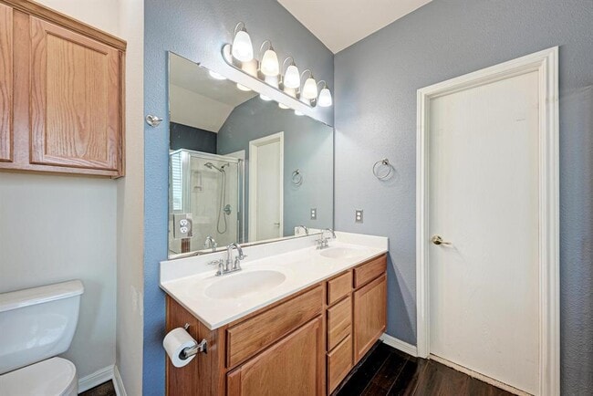 Building Photo - 903 Estate Dr