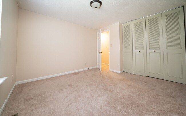 Building Photo - Spacious 3 bedroom home in desirable SW Durham! Super dog friendly with large fenced yard!