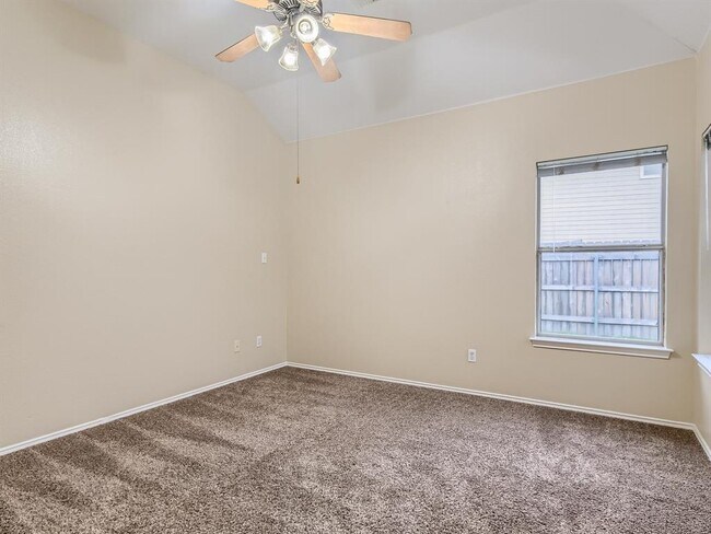 Building Photo - 2858 Southampton Way