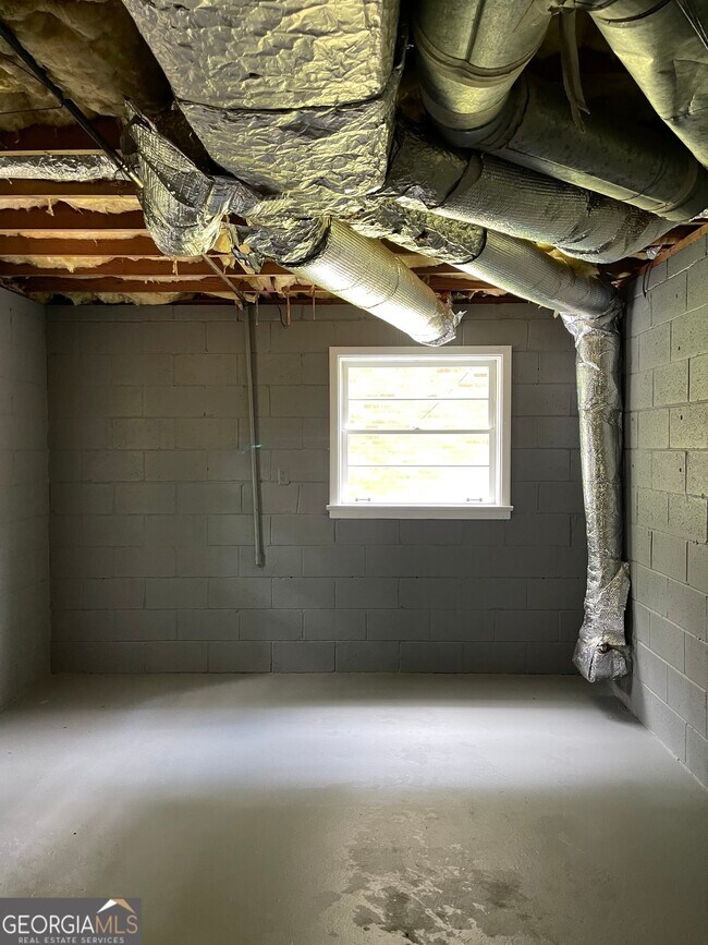 Building Photo - 3616 Santa Fe Trail