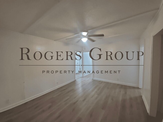 Building Photo - 803 Roberson St