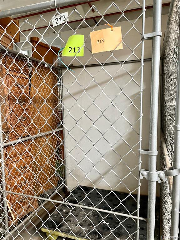 Building Photo - 525 Fairbrook St