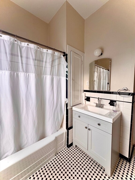 Building Photo - 209 Walnut St