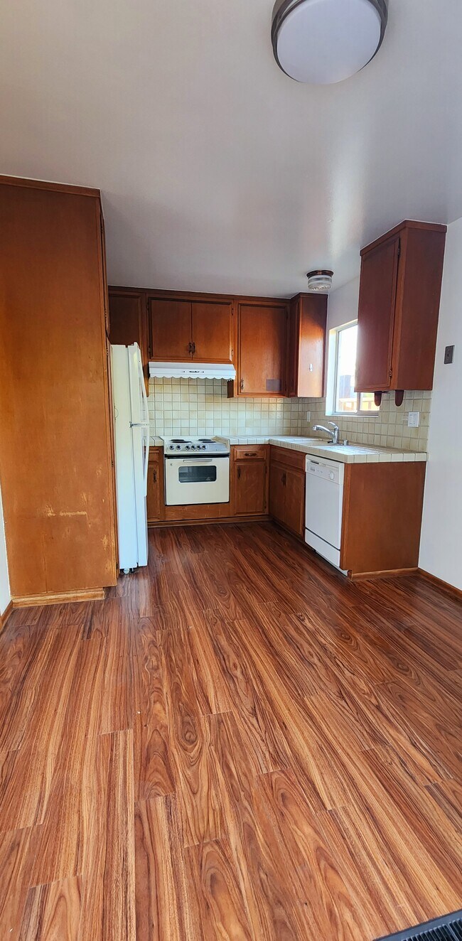 Building Photo - 1703 Marshall Ct