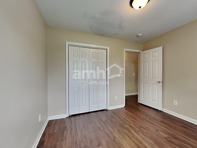 Building Photo - 6307 Stonewick Dr