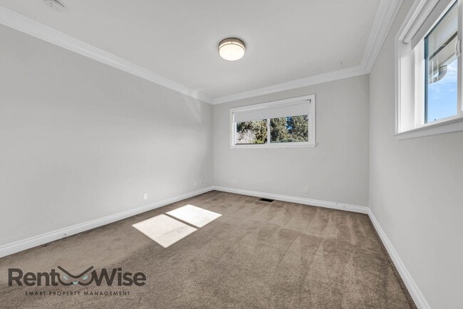 Building Photo - 1951 Heath Dr