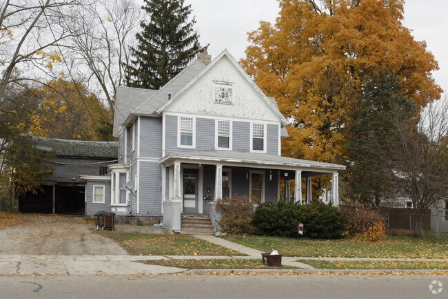 Primary Photo - 628 W Main St
