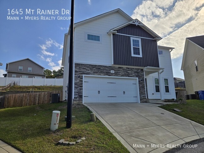Building Photo - 1645 Mount Rainer Dr