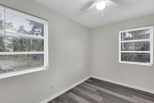 Building Photo - 751 Bellevue Ave