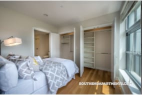 Building Photo - 601 Albany St