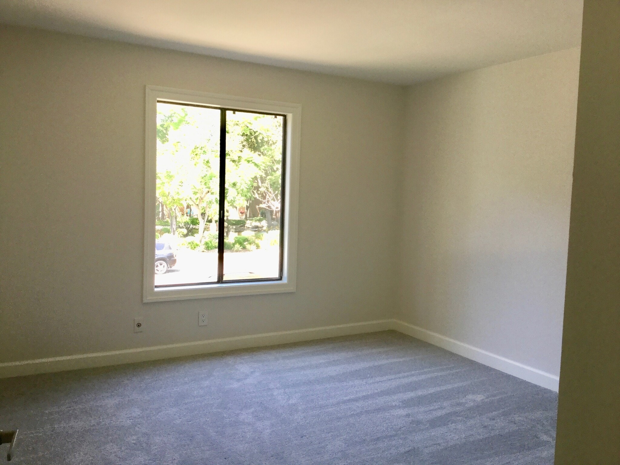 Building Photo - 20 Streamwood