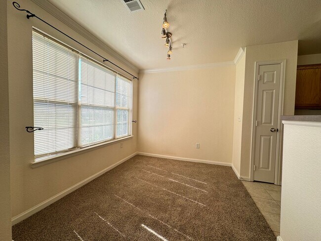 Building Photo - Nice Condo in South Ft. Collins