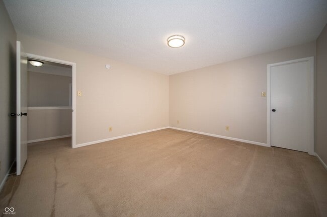 Building Photo - 1566 Howell Dr