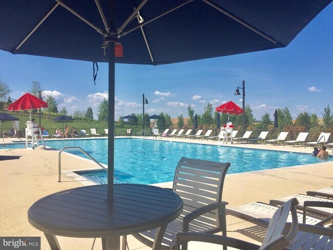 Building Photo - 17414 Southern Shrs Dr