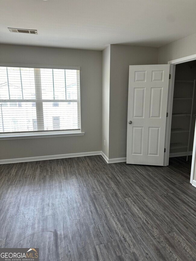 Building Photo - 4454 Pinscher St