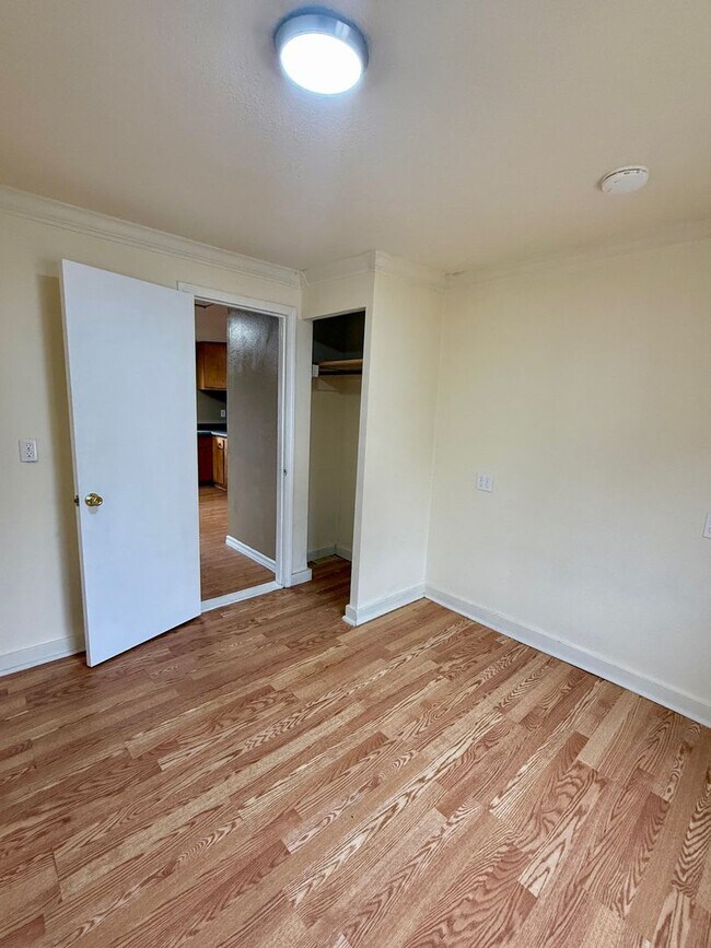 Building Photo - 2 Bedroom 1 Bath House